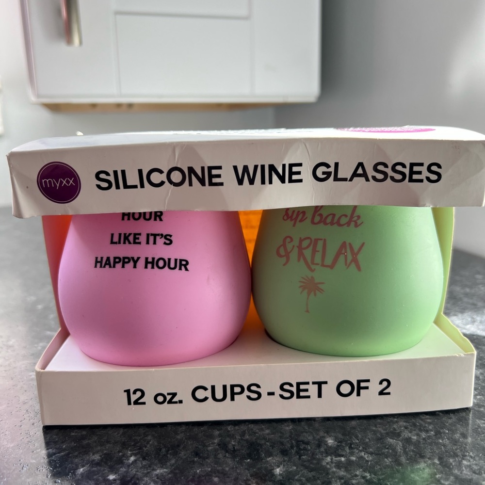 Dishwasher safe. BPA FREE, silicone cups